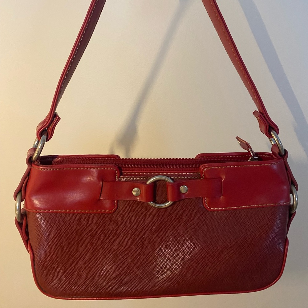 Elegant Red Leather Shoulder Bag